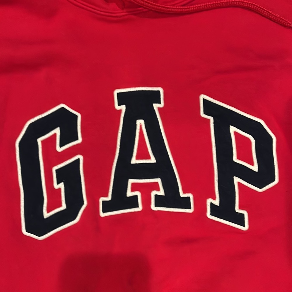 Gap 2 piece red sweatsuit size large. Sweat shirt and matching pants.
